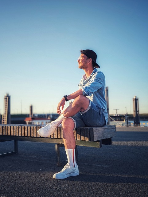 內維爾稱伯利為“罪魁禍首”！過度幹預致切爾西一蹶不振！.